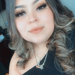 Meet your Posher, Ofelia